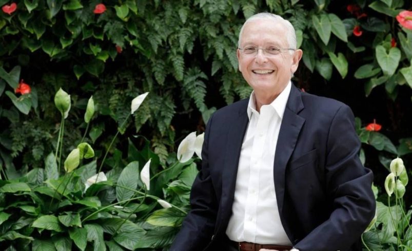 Augusto Solano a su salida

 – Tinta clara