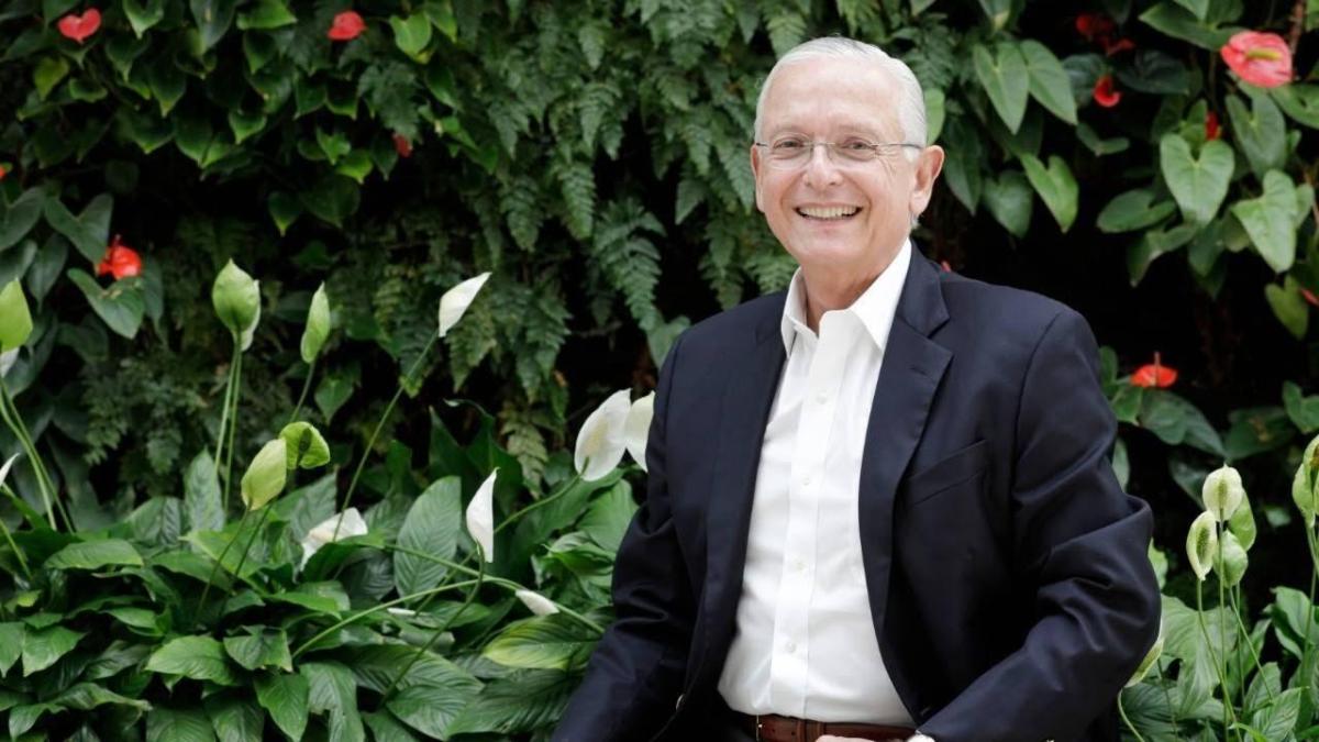 Augusto Solano a su salida

 – Tinta clara