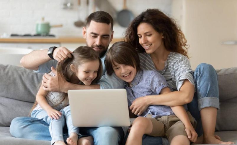 ¿Quién puede afiliarse y hasta qué edad?

 – Tinta clara