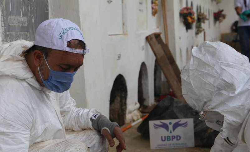 Recuperan siete cuerpos en El Carmen de Bolívar

 – Tinta clara