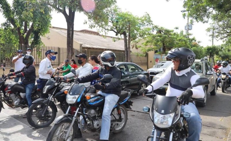 Tenga en cuenta que la restricción de motos en horario nocturno ya comenzó en Bucaramanga, por lo que la medida volverá a funcionar

 – Tinta clara