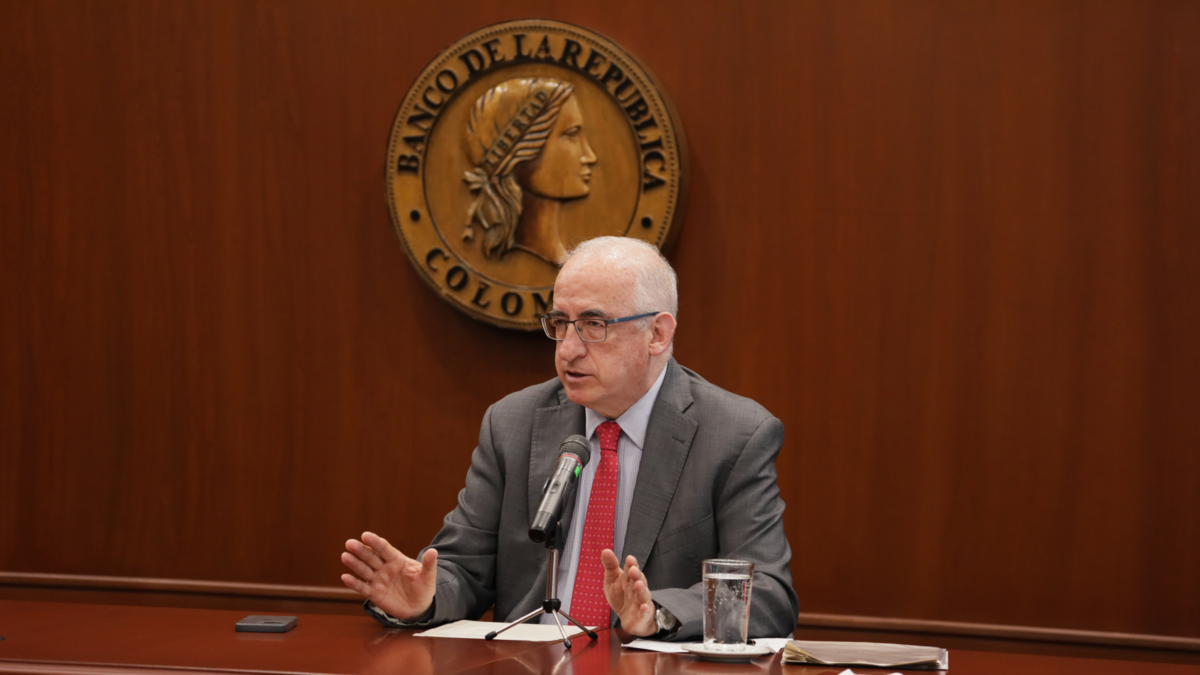 El directivo confirma que las decisiones están acorde al mandato constitucional.

 – Tinta clara