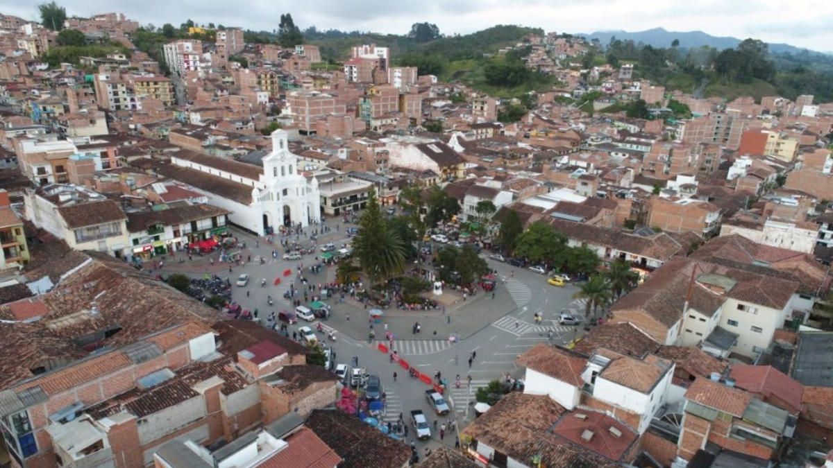 Muerte de bebé en Marinilla por inmersión en balde: detalles del caso

 – Tinta clara