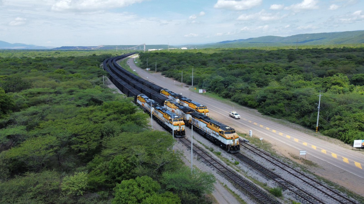 Nuevo ataque a infraestructura ferroviaria en La Guahira descarrila tren y agrava riesgos operacionales

 – Tinta clara
