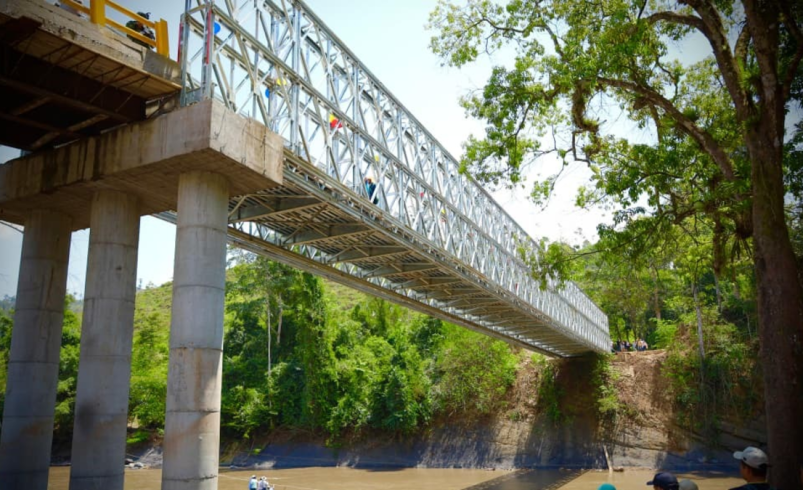 Nuevo puente sobre el río Quiratá pone fin al histórico aislamiento en épocas de lluvias de más de 8.000 habitantes rurales de Santander

 – Tinta clara