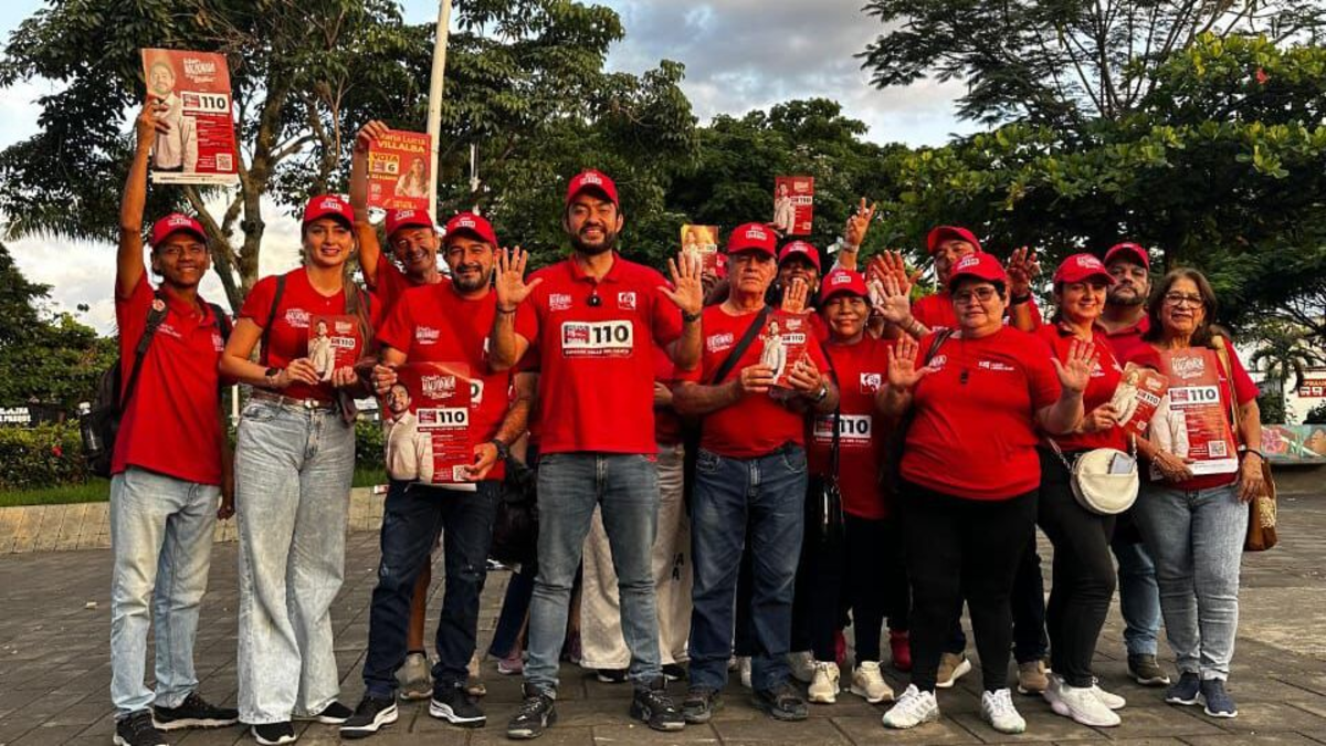 Edwin Maldonado va por la Cámara

 – Tinta clara