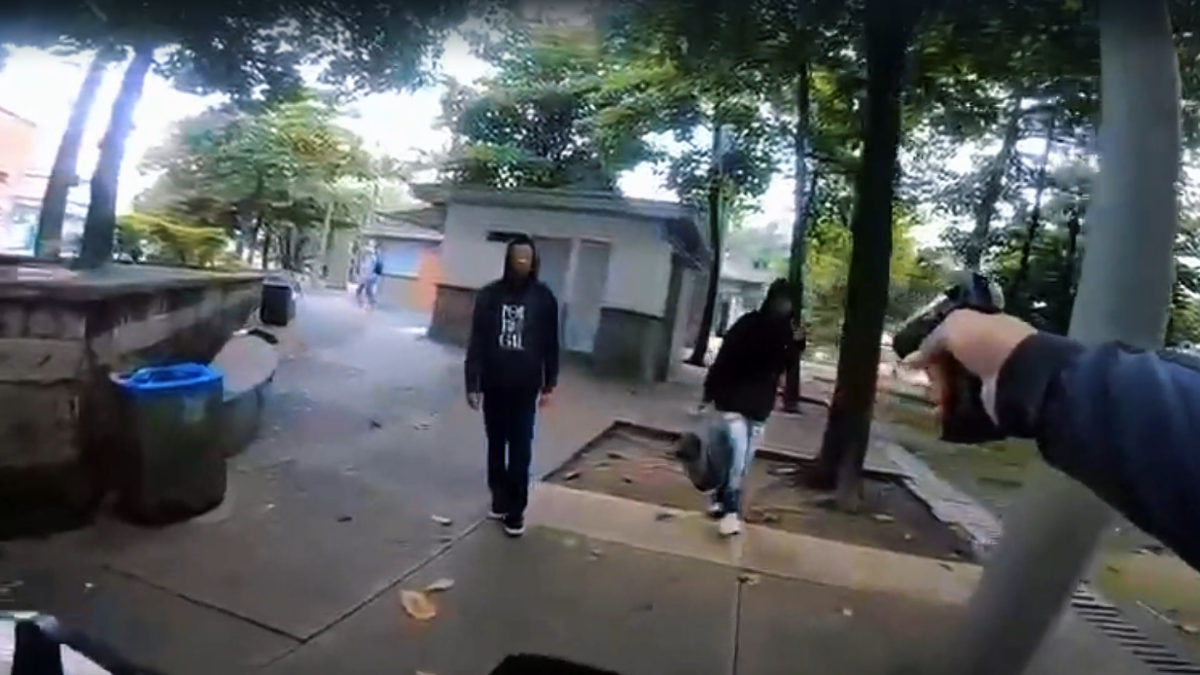 Policías vestidos de civil capturan a dos ladrones

 – Tinta clara