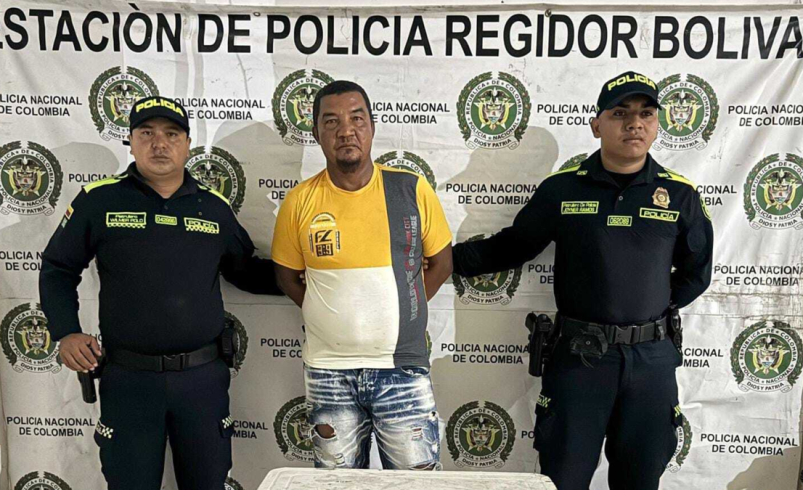 Llegó a una comisaría por un documento para antecedentes judiciales y fue capturado porque tenía condena vigente.

 – Tinta clara