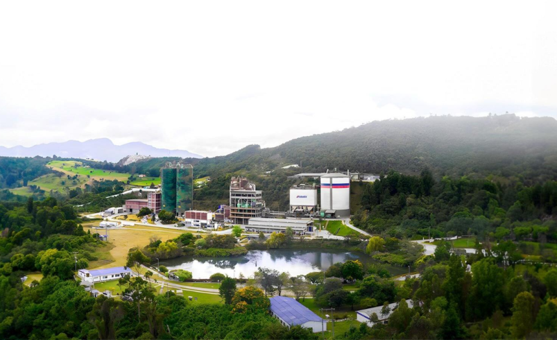 La suiza Holcim se queda con parte de la operación y negocia otra parte

 – Tinta clara