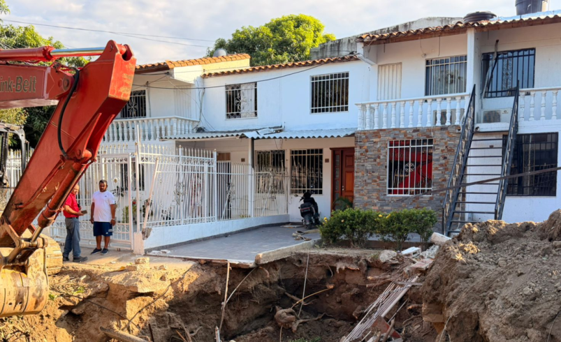 Nuevo derrumbe en urbanización de Santa Marta obligó a evacuar a tres familias

 – Tinta clara