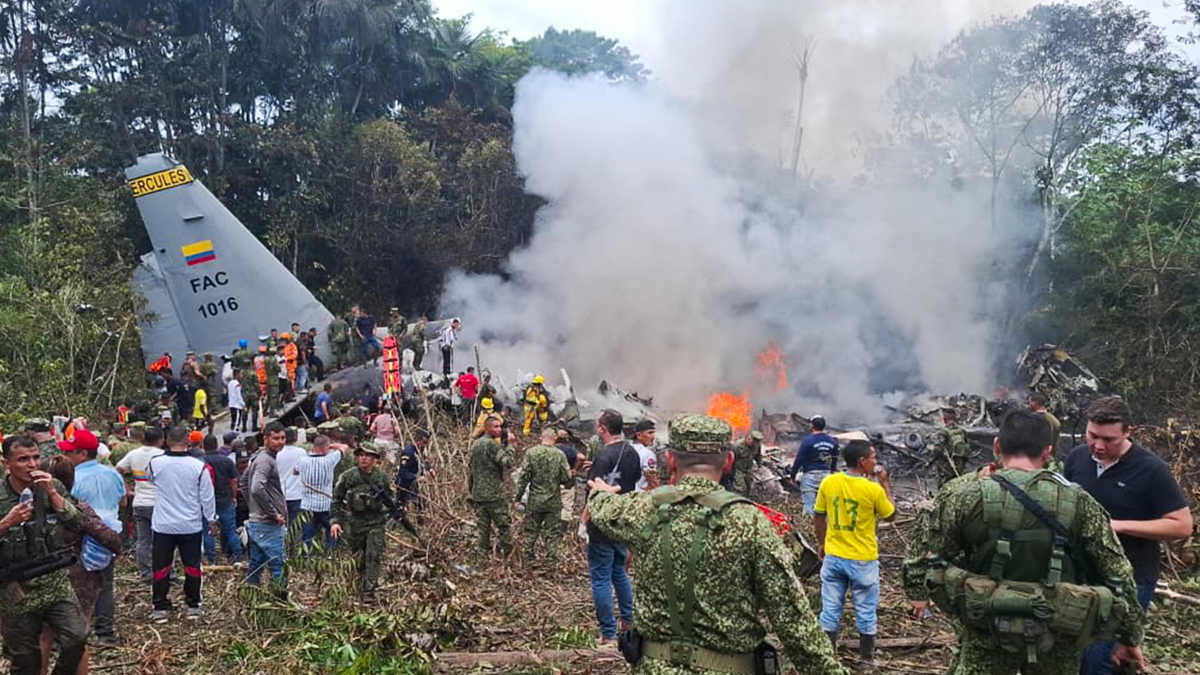 Comandante de Bomberos entregó nueva versión del accidente del avión Hércules de la Fuerza Aeroespacial de Colombia en Putumayo

 – Tinta clara