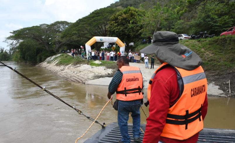 Así funciona la solución fluvial libre y sin motor que conecta tres municipios del centro del Valle del Cauca

 – Tinta clara