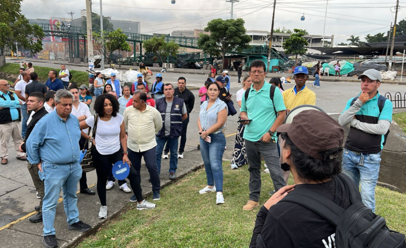 Protesta por suministro de agua en Siloé termina con acuerdos: despejan vía y activan plan de emergencia

 – Tinta clara