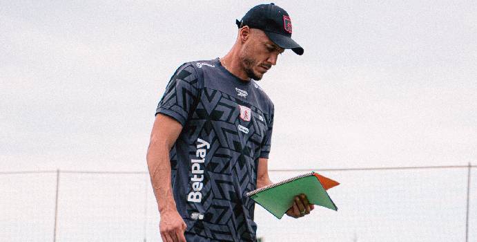 ¿Por qué David González sacó a Mateo Castillo?

 – Tinta clara