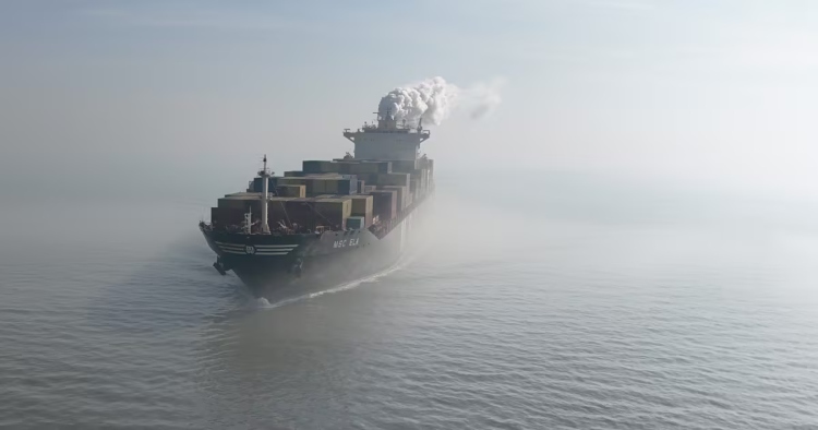 Barcos chinos logran cruzar el Estrecho de Ormuz tras días de incertidumbre – EXTRA

 – Tinta clara