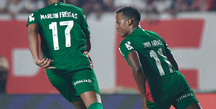 Con gol de Arias, Palmeiras vence a Sao Paulo y lidera en solitario el Brasileirão

 – Tinta clara