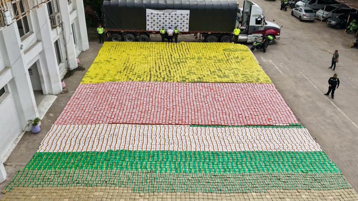 Era un camión que iba de Bogotá a la Guajira

 – Tinta clara