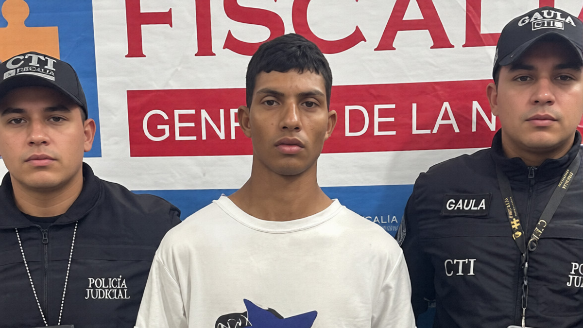 Lo buscaban desde hacía cuatro años; se escondia en antioquia

 – Tinta clara