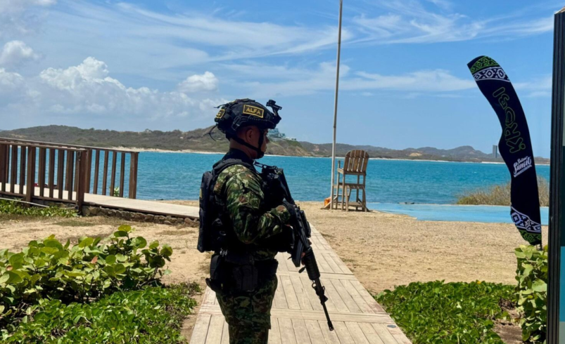 Más de 1.000 efectivos uniformados en lugares clave.

 – Tinta clara