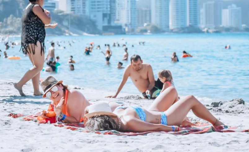 Más de 100.000 turistas, reservas de última hora y un destino que busca dar respuesta

 – Tinta clara