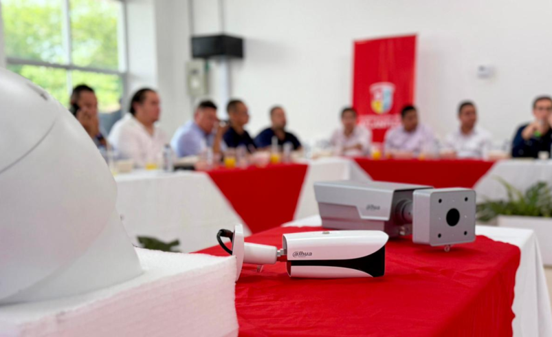 Se instalarán 411 dispositivos en 18 municipios; alcaldes apoyan sistema de vigilancia

 – Tinta clara