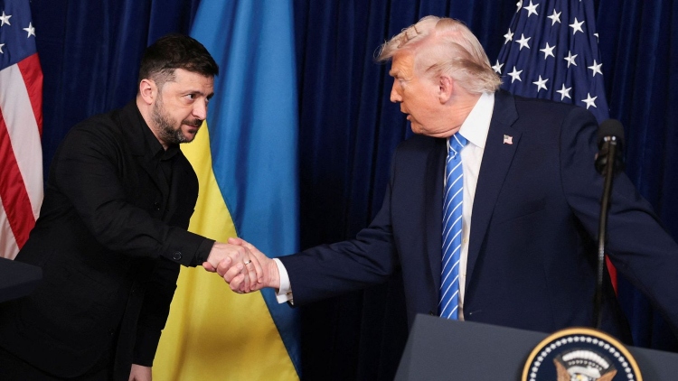 Zelensky exige garantías a Washington y reunión directa con Putin para sellar la paz – EXTRA

 – Tinta clara
