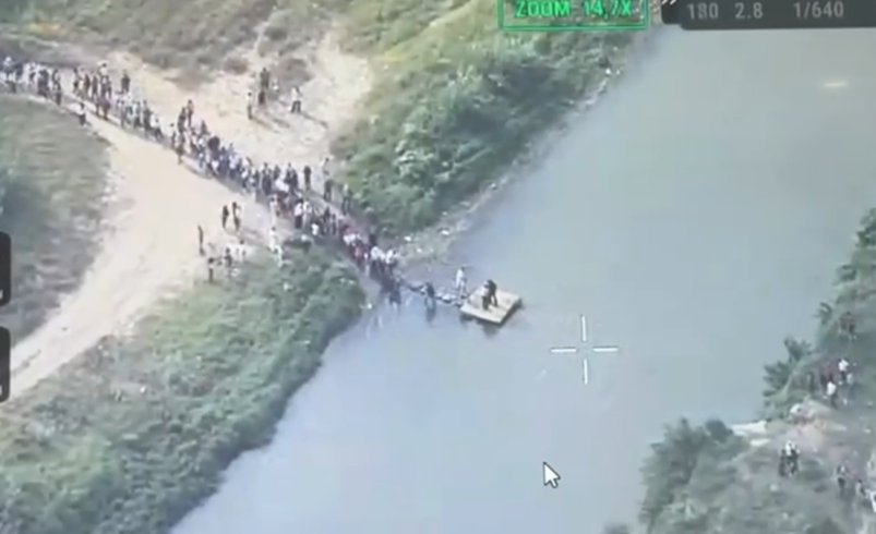 había 90 autobuses alquilados esperándolos

 – Tinta clara