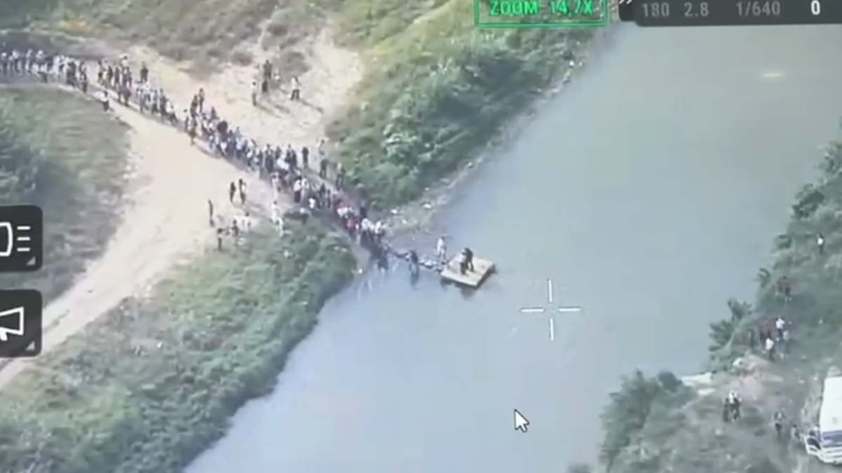 había 90 autobuses alquilados esperándolos

 – Tinta clara