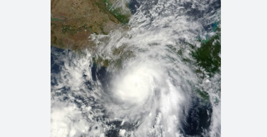 Sistema tormentoso impacta a México con lluvias y fuertes vientos – EXTRA

 – Tinta clara