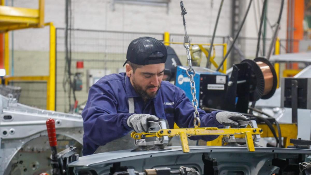 El salario mínimo récord no está aplastando el empleo en Colombia, pero plantea algunas advertencias

 – Tinta clara