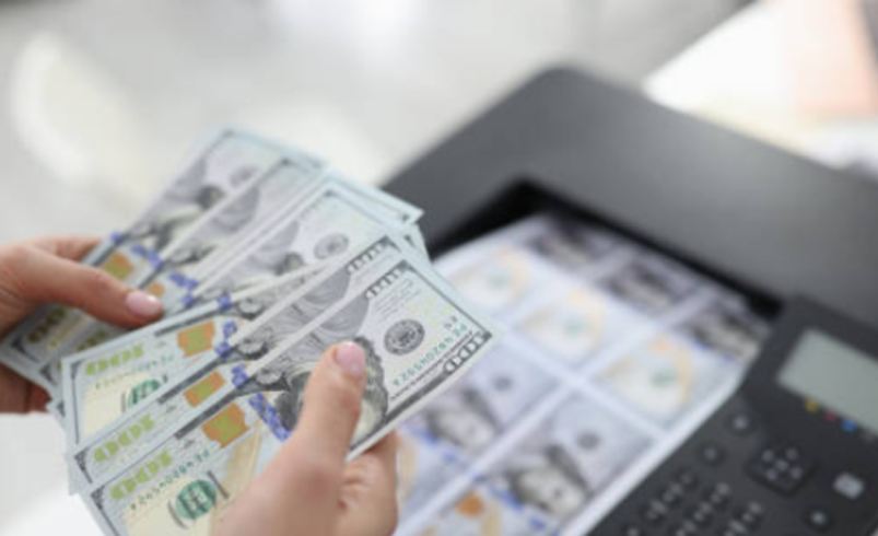 El dólar colombiano, la bolsa y las acciones de Ecopetrol inician la jornada a la baja tras el alto el fuego entre Estados Unidos e Irán

 – Tinta clara