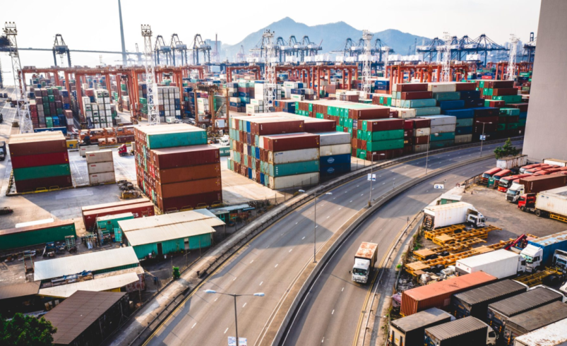 Más de 2.000 productos colombianos podrían ingresar a Estados Unidos por aumento arancelario del 100 por ciento en Ecuador

 – Tinta clara