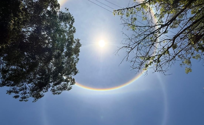 ¿Signo divino o cristales de hielo? El debate que deja la aparición de un halo solar en Popayán

 – Tinta clara