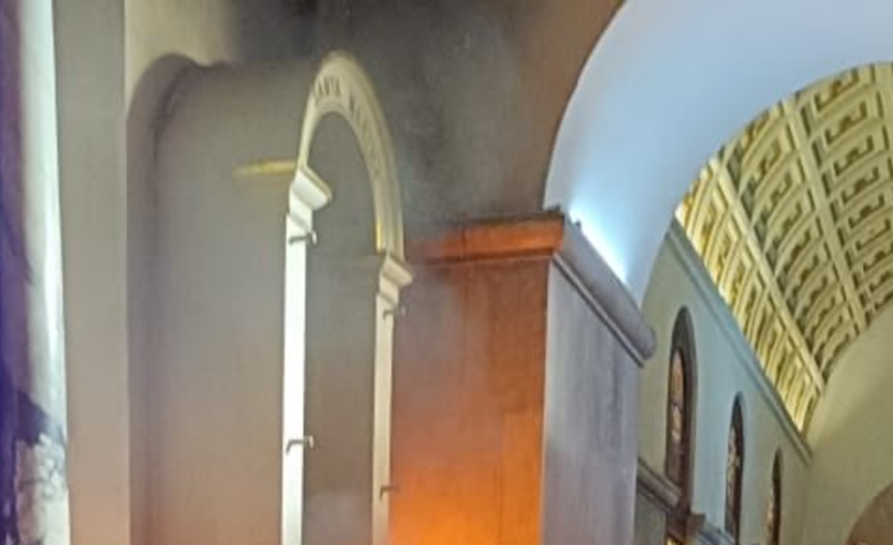 Estas serían las causas del incendio que generó pánico en la Catedral Basílica de Santa Marta, un templo con casi cinco siglos de historia

 – Tinta clara