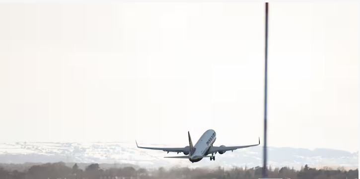 Europa, ante la amenaza de un apagón aéreo por falta de queroseno – EXTRA

 – Tinta clara